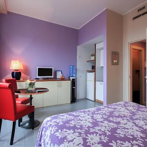 ** Aparthotel Aramis - With Free Parking Junior Navigli Bocconi -- Con Parcheggio Incluso -- Metro Porta Genova Italia